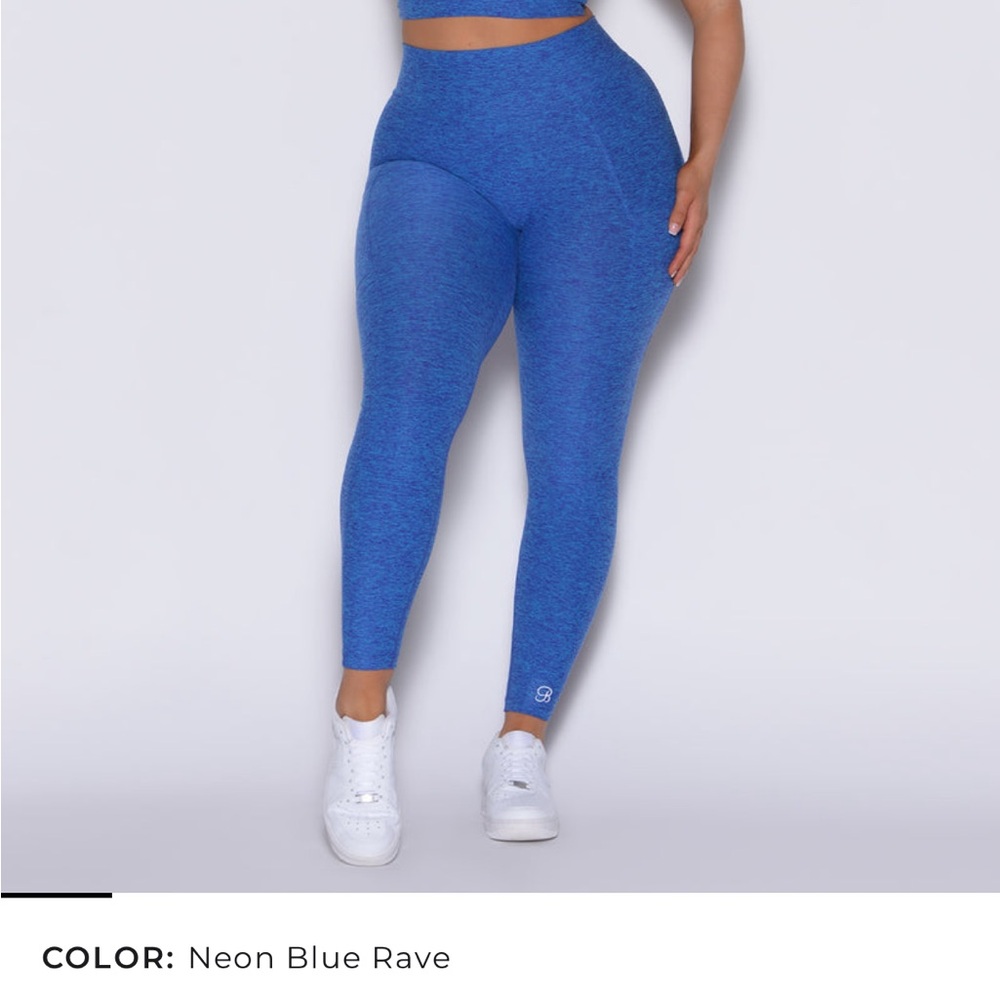 Bombshell Sportswear V-back Leggings